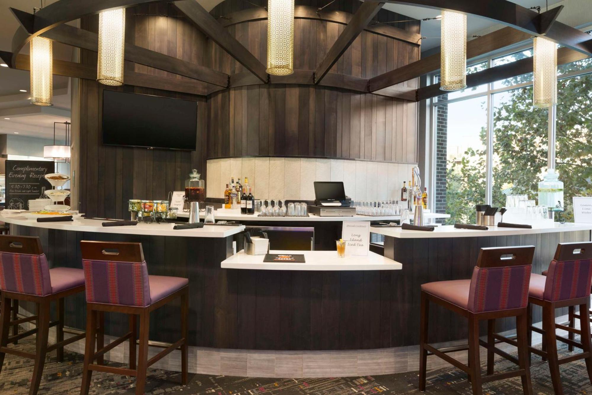 Embassy Suites By Hilton Greenville Downtown Riverplace Esterno foto